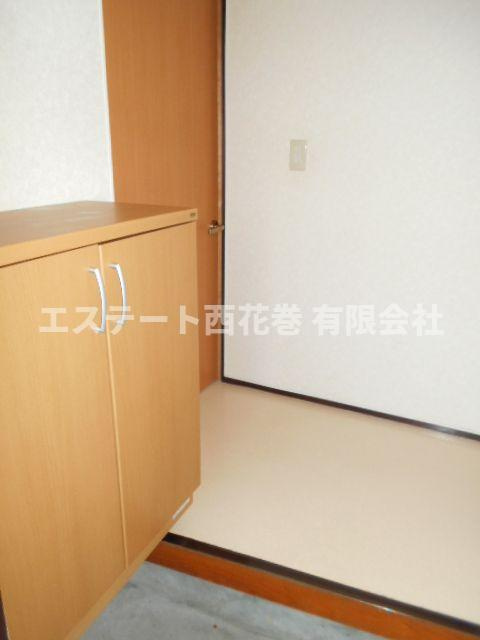 アパートひまわりの玄関