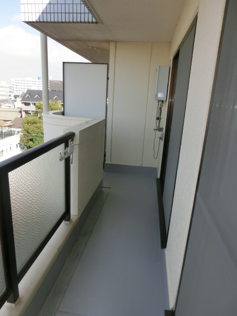 タクティ三津屋のバルコニー