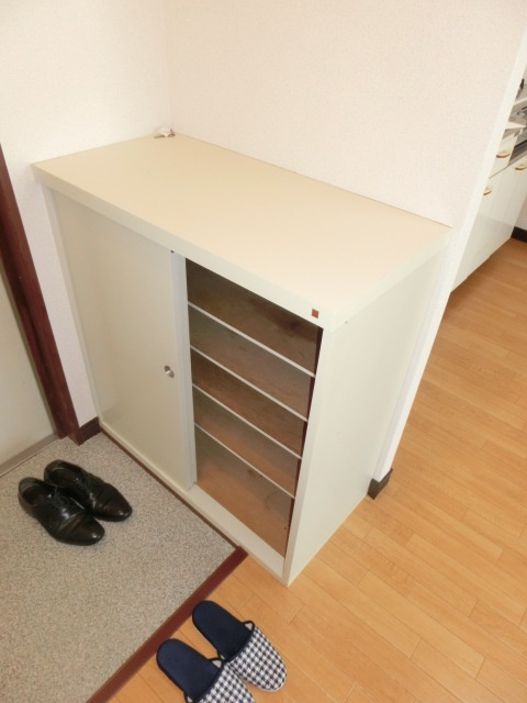 タクティ三津屋の玄関