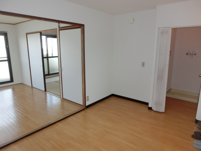 タクティ三津屋の居間・リビング