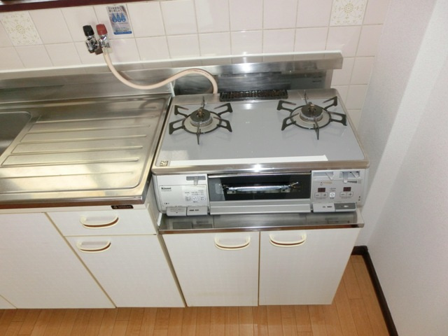 タクティ三津屋のキッチン