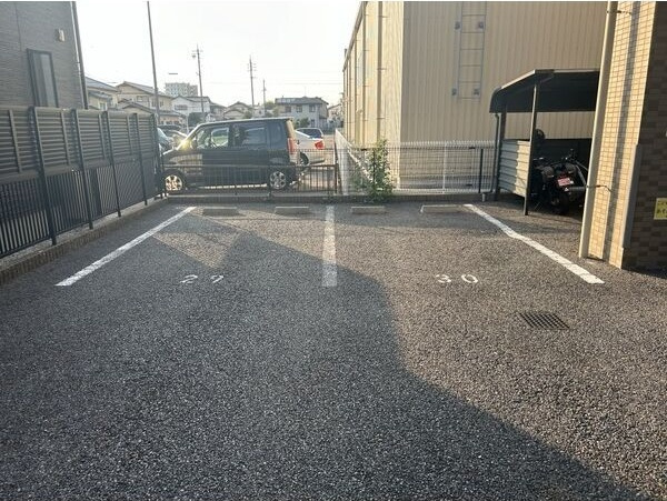 ロイヤルスクエア　　刈谷市近郊の賃貸ならクラスホーム刈谷店の駐車場