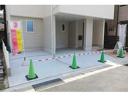 呉市広本町2丁目　新築一戸建ての駐車場