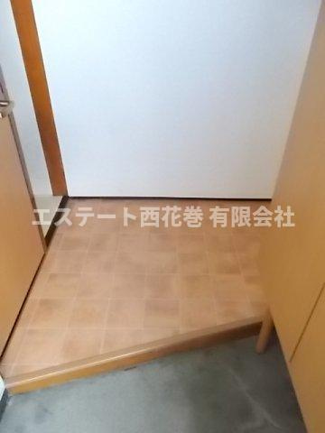 アパートひまわりの玄関