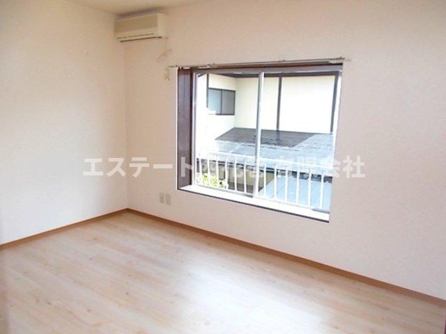 アパートひまわりの居間・リビング|洋室6帖