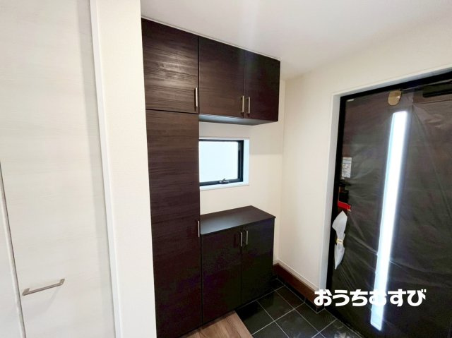 守山区上志段味(全2棟)の玄関