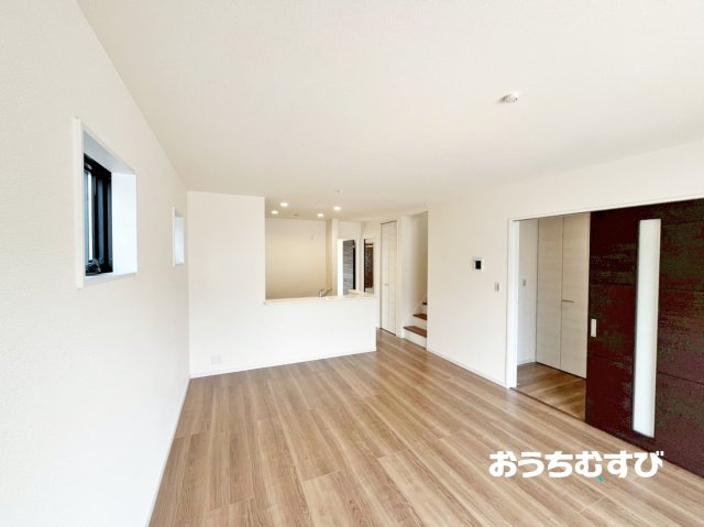 守山区上志段味(全2棟)の居間・リビング