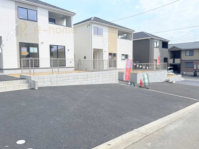 かすみがうら市下稲吉第14-II期　新築戸建て　9号棟の駐車場|カースペースは2台お停めいただけます♪