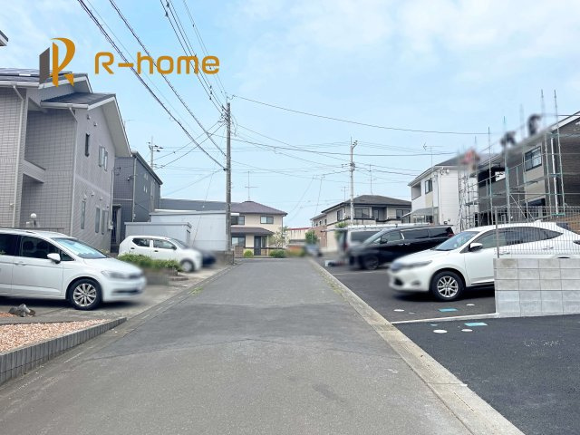 かすみがうら市下稲吉第14-II期　新築戸建て　9号棟の前面道路含む現地写真|堂々！建物完成♪実際のお部屋をご見学可能です♪
ご見学が一番の資料！お気軽にお問い合わせ下さい♪