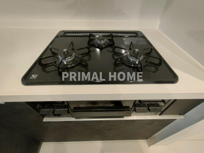 【キッチン】 | 神奈川区沢渡戸建て | グリル付きの３口ガスコンロです。