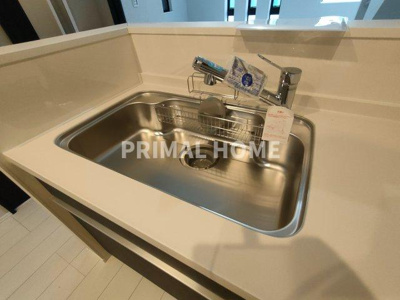 【キッチン】 | 神奈川区沢渡戸建て | 大きなお鍋も余裕の大型シンクです。