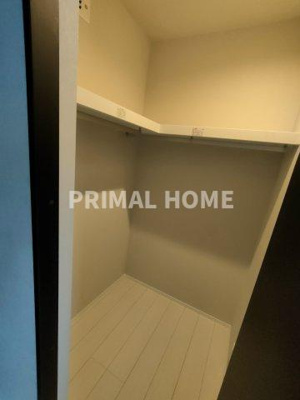 【収納】 | 神奈川区沢渡戸建て | 上部棚付きの大型クローゼットです。