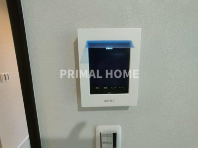 【セキュリティ】 | 神奈川区沢渡戸建て | 来訪者はモニター付きインターフォンで確認できます。