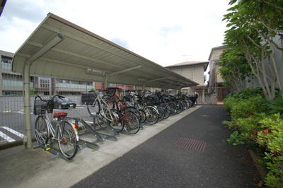 【その他共用部分】 | ウィステリア | 駐輪場、バイクは有料