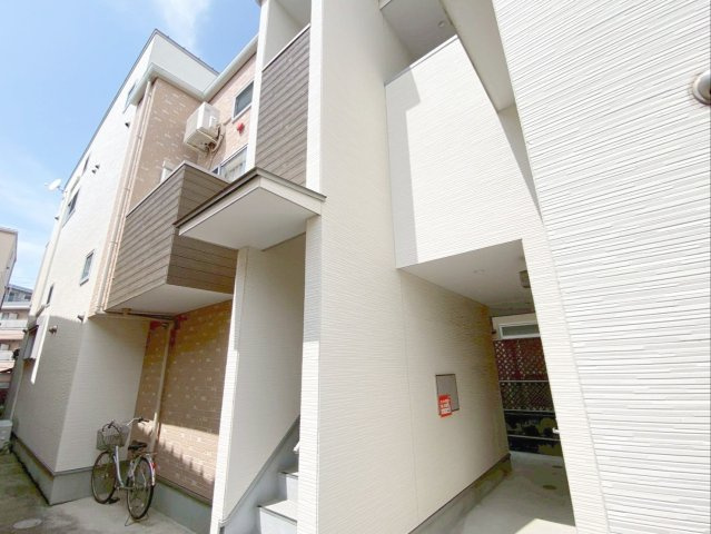 《オーナーチェンジ》ベルフィールカレン箱崎の外観|JR鹿児島本線「箱崎」駅まで徒歩約12分！