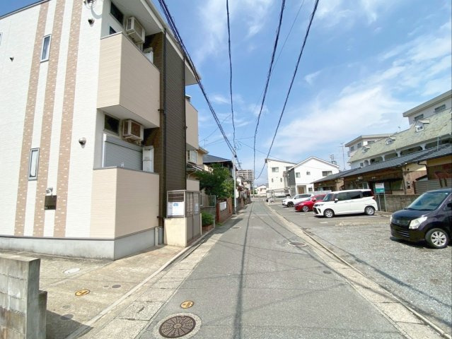 《オーナーチェンジ》ベルフィールカレン箱崎のその他|前面道路含む現地写真です！