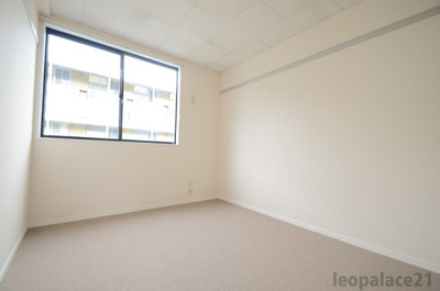 【居間・リビング】 | レオパレスタウンビュー飛田Ⅱ | 設備・仕様は号室により異なる為、現況を優先致します。