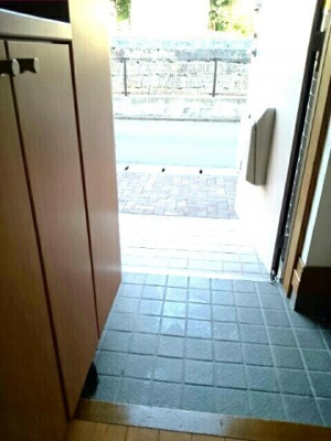 【エントランス】 | ニューロイヤル１番館