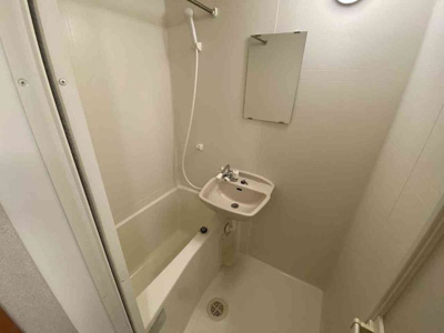 【浴室】 | レオパレス飛田 | 設備・仕様は号室により異なる為、現況を優先致します。