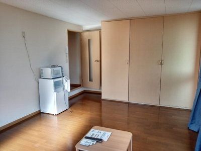 【居間・リビング】 | レオパレス武蔵ヶ丘 | 設備・使用は号室により異なる為、現況を優先致します。