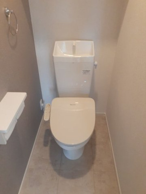 【トイレ】 | コンフィアンサ　クワトロ