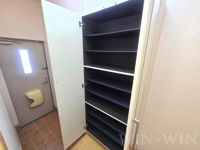 アンベル・ルピナスの玄関