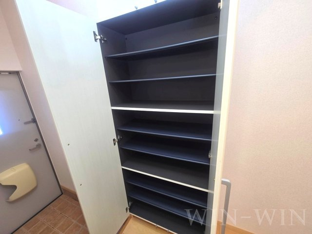 アンベル・ルピナスの玄関