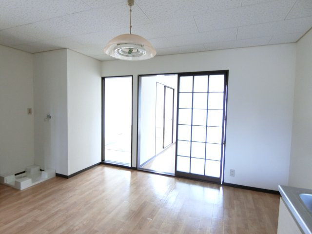 ベルテ東金の居間・リビング