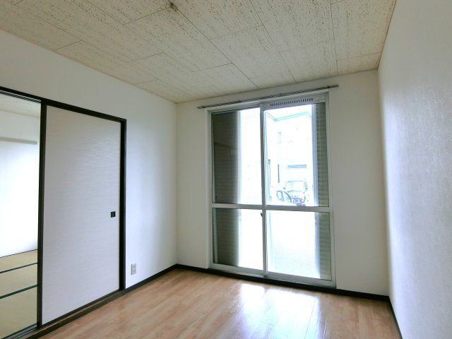 ベルテ東金の洋室