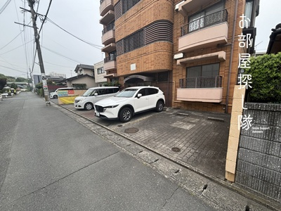 サンハイツミユキの駐車場