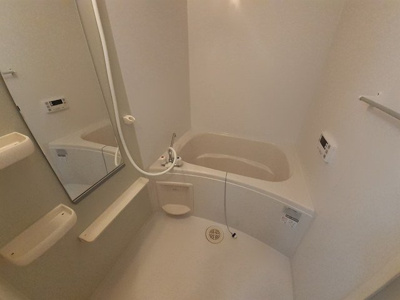 【浴室】 | ポポラーレ | お風呂で日々の疲れを落としましょう