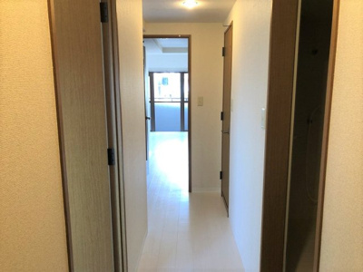 【内装】 | Root whiteⅡ