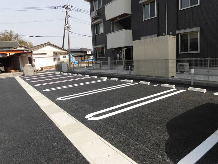 インペリアルSの駐車場