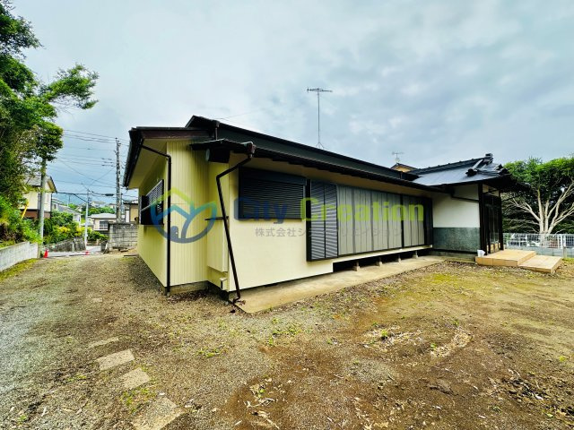 秦野市南矢名　敷地広々フルリフォームの平屋住宅の外観|即日ご内覧可能です！
お気軽にお問い合わせください。