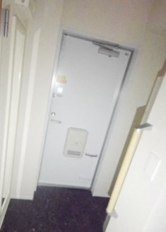 クレイノスターⅢの玄関