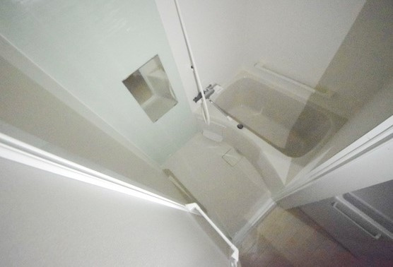 クレイノスターⅢの浴室