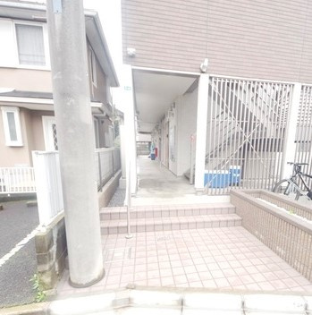 クレイノスターⅢのエントランス