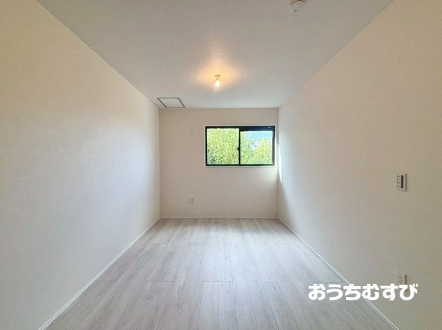 守山区深沢3期(全3棟)の洋室