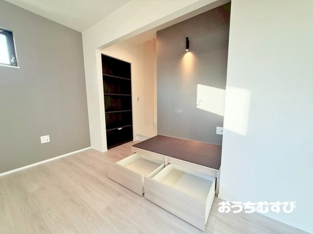 守山区深沢3期(全3棟)の居間・リビング