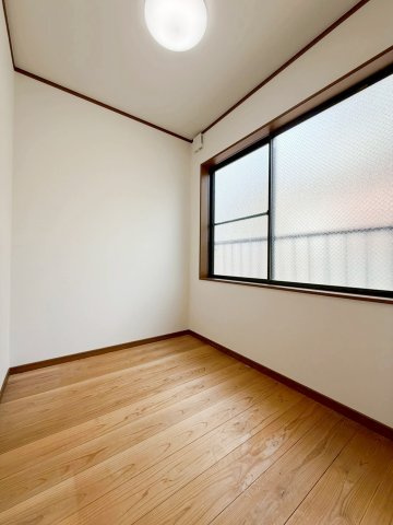 嵯峨野嵯峨ノ段町の洋室