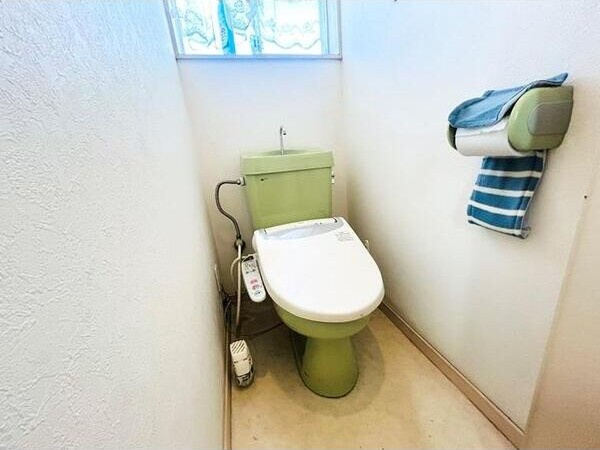 三丹町戸建のトイレ