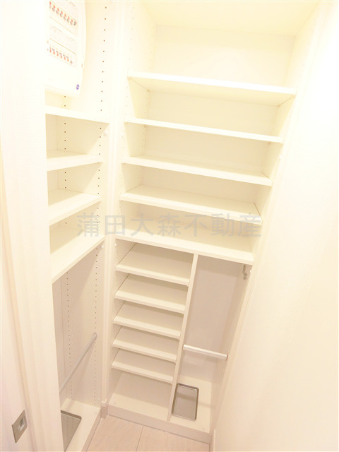 クレストコート池上六丁目の玄関