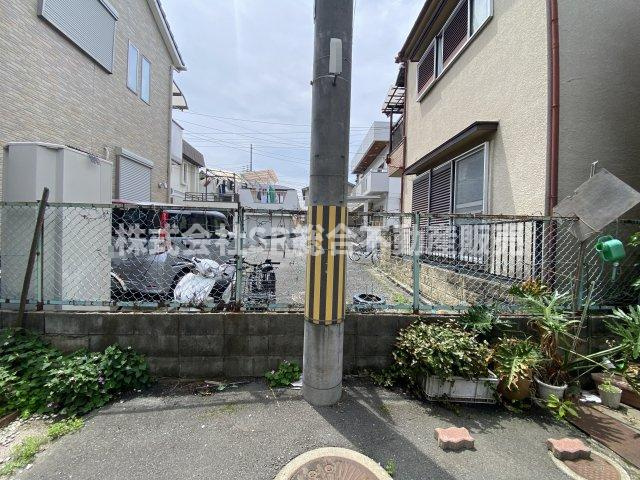 新池島町2丁目中古戸建の前面道路含む現地写真|リフォームや住宅ローン・東大阪市の不動産の事なら弊社にお任せ下さいませ！
各地域の特徴・グルメ・裏道やその他、細かい情報等も熟知した
東大阪市出身のスタッフが新生活を送るお客様をサポート致します！