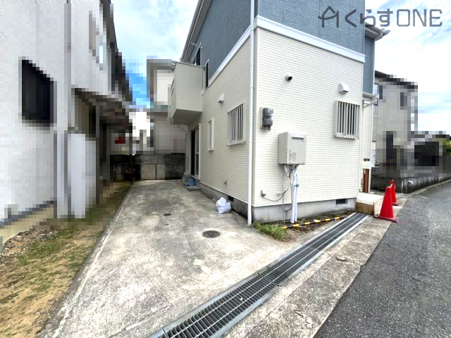 【駐車場】 | 姫路市御立東1丁目／中古戸建 | 駐車スペース縦列2台分（車種によります）