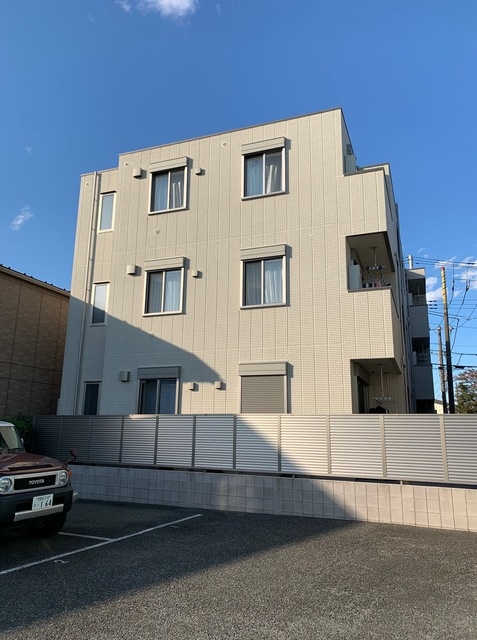 ブリリアント　祖師谷の外観|★裏側は駐車場で抜けてます★