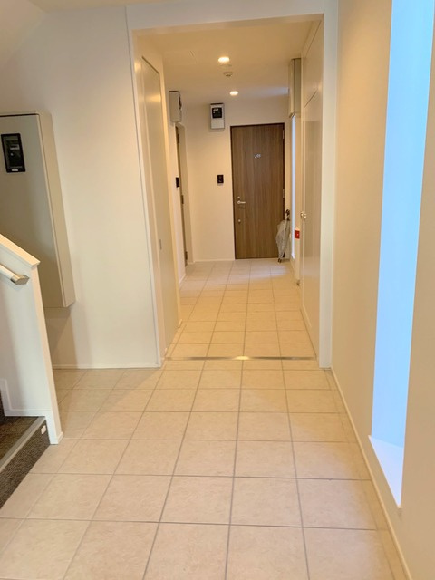 ブリリアント　祖師谷のロビー|★共用廊下★