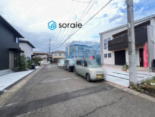 入間市久保稲荷4区画　４号棟　新築戸建ての前面道路含む現地写真