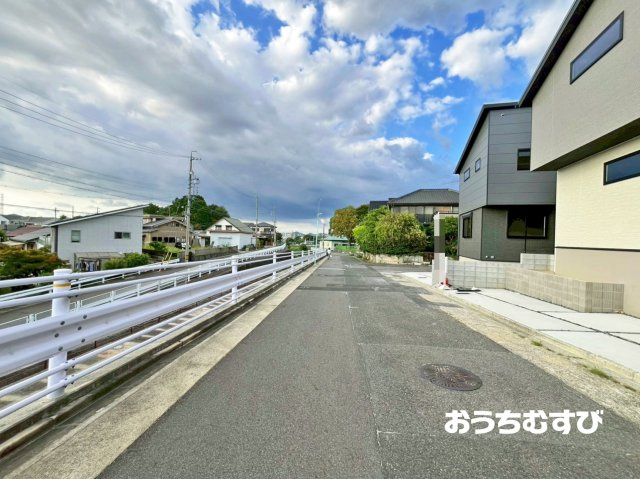 守山区深沢3期(全3棟)の前面道路含む現地写真