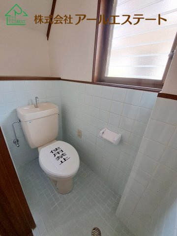 姫路市夢前町菅生澗　　中古戸建のトイレ