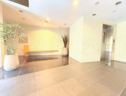 レグノ・ヴェール明石町のエントランス